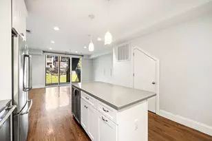 786 E 4th St, Boston, MA 02127 - Photo 10