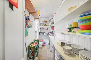 21 Williams St, Ware, MA 01082 - Photo 4