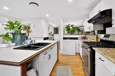 162 Brush Hill Rd #2, Milton, MA 02186 - Photo 4