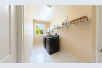 33 Woodland Ave, Saugus, MA 01906 - Photo 12