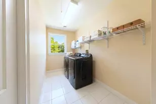 33 Woodland Ave, Saugus, MA 01906 - Photo 12
