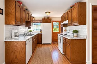 22 Loring St, Auburn, MA 01501 - Photo 10