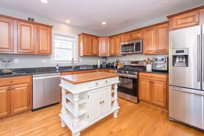 32 Cutter St #1, Waltham, MA 02453 - Photo 2