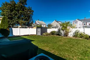32 Cutter St, Waltham, MA 02453 - Photo 16