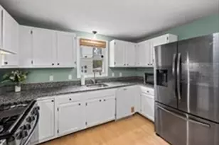 324 Wildwood Ave, Worcester, MA 01603 - Photo 8