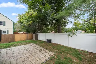 324 Wildwood Ave, Worcester, MA 01603 - Photo 24