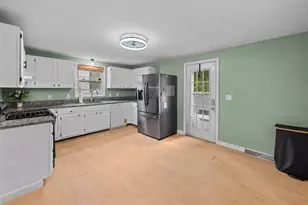 324 Wildwood Ave, Worcester, MA 01603 - Photo 10