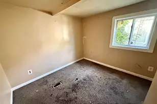 868 Southampton Rd, Westfield, MA 01085 - Photo 12