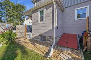 10 Wilber St, Springfield, MA 01104 - Photo 8