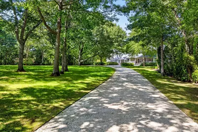 434 Sea View Ave, Barnstable, MA 02655 - Photo 2