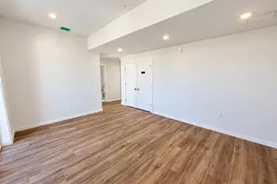13 Warwick St, Somerville, MA 02143 - Photo 12