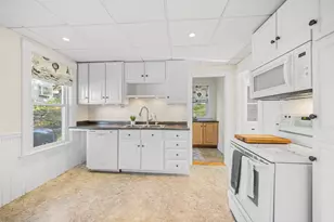 38 Park St, Hudson, MA 01749 - Photo 10