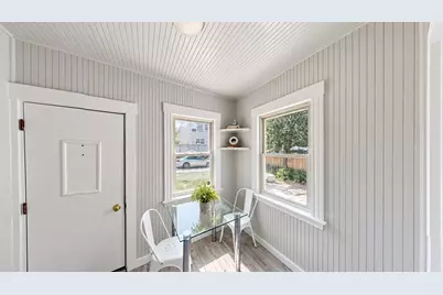 836 Canterbury St, Boston, MA 02131 - Photo 10