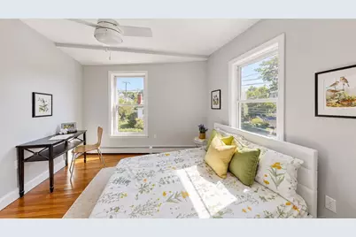 836 Canterbury St, Boston, MA 02131 - Photo 14