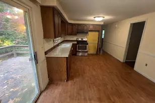 12 Lawton St, Springfield, MA 01109 - Photo 6