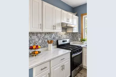 4-6 Briggs Ct, New Bedford, MA 02740 - Photo 4