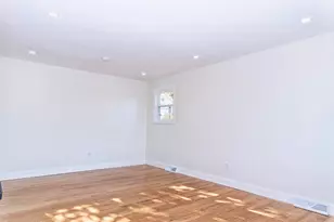 32 Turnpike St, North Andover, MA 01845 - Photo 4