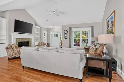 87 North St, Grafton, MA 01519 - Photo 8