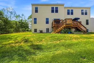 39 Frostpane Ln, Hopkinton, MA 01748 - Photo 18