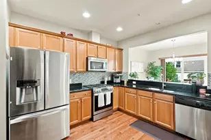 39 Frostpane Ln, Hopkinton, MA 01748 - Photo 4