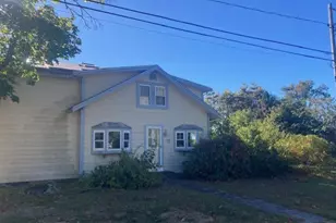 32 Chestnut St, Wareham, MA 02571 - Photo 1