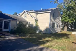 32 Chestnut St, Wareham, MA 02571 - Photo 4