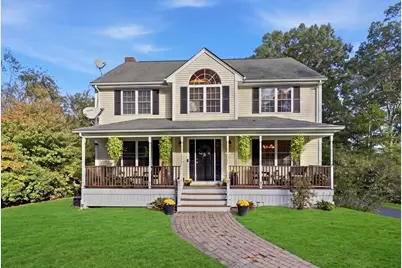 319 Oak St, Swansea, MA 02777 - Photo 2