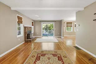 319 Oak St, Swansea, MA 02777 - Photo 6