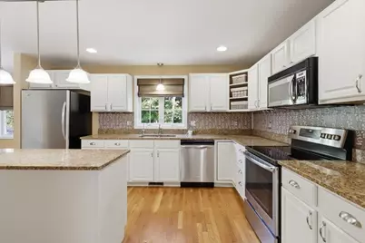319 Oak St, Swansea, MA 02777 - Photo 12