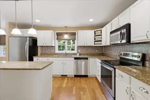 319 Oak St, Swansea, MA 02777 - Photo 12