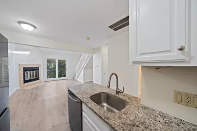 117 Tall Oaks Dr #H, Weymouth, MA 02190 - Photo 6