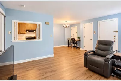 64 Jacqueline Rd #12, Waltham, MA 02452 - Photo 4