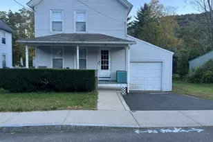 27 Maple Ave, Chester, MA 01011 - Photo 1