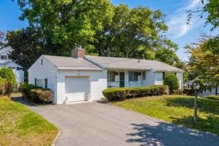 35 Crooker Dr, Lynn, MA 01904 - Photo 2