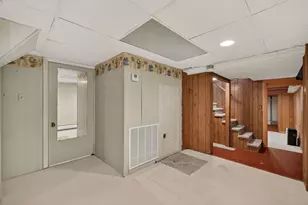 63 Hemlock St, Fall River, MA 02720 - Photo 30
