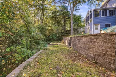 565 Hartford Ave E, Uxbridge, MA 01569 - Photo 20