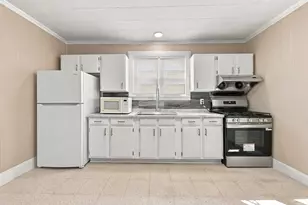 40 Bunker Hill Ave, Lowell, MA 01850 - Photo 22