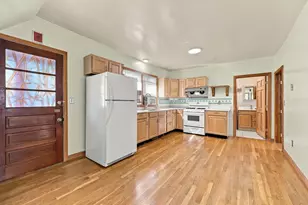 40 Bunker Hill Ave, Lowell, MA 01850 - Photo 10