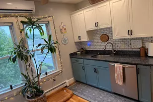17 Wyvern St, Boston, MA 02131 - Photo 6