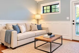 104 Beacon St, Somerville, MA 02143 - Photo 4