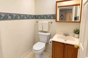 8 Castlegate Dr, Springfield, MA 01129 - Photo 16