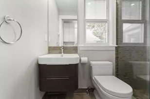 191 Davis Ave, Brookline, MA 02445 - Photo 8