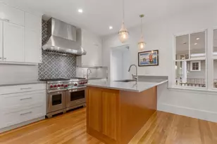 191 Davis Ave, Brookline, MA 02445 - Photo 2