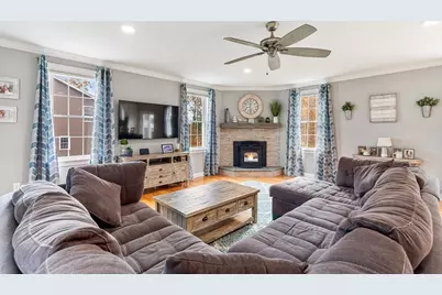 705 County St, Seekonk, MA 02771 - Photo 14