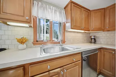 10 Summit Ter, Peabody, MA 01960 - Photo 14
