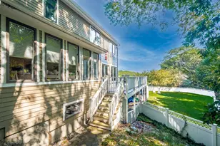 30 Surrey Rd, Winchester, MA 01890 - Photo 4