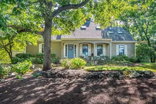 30 Surrey Rd, Winchester, MA 01890 - Photo 2