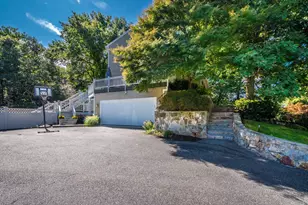 30 Surrey Rd, Winchester, MA 01890 - Photo 14
