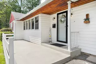 62 Clayton Rd, Holyoke, MA 01040 - Photo 2
