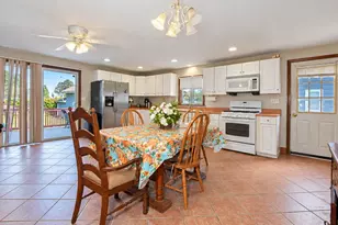 37 Benefit St, Taunton, MA 02780 - Photo 10